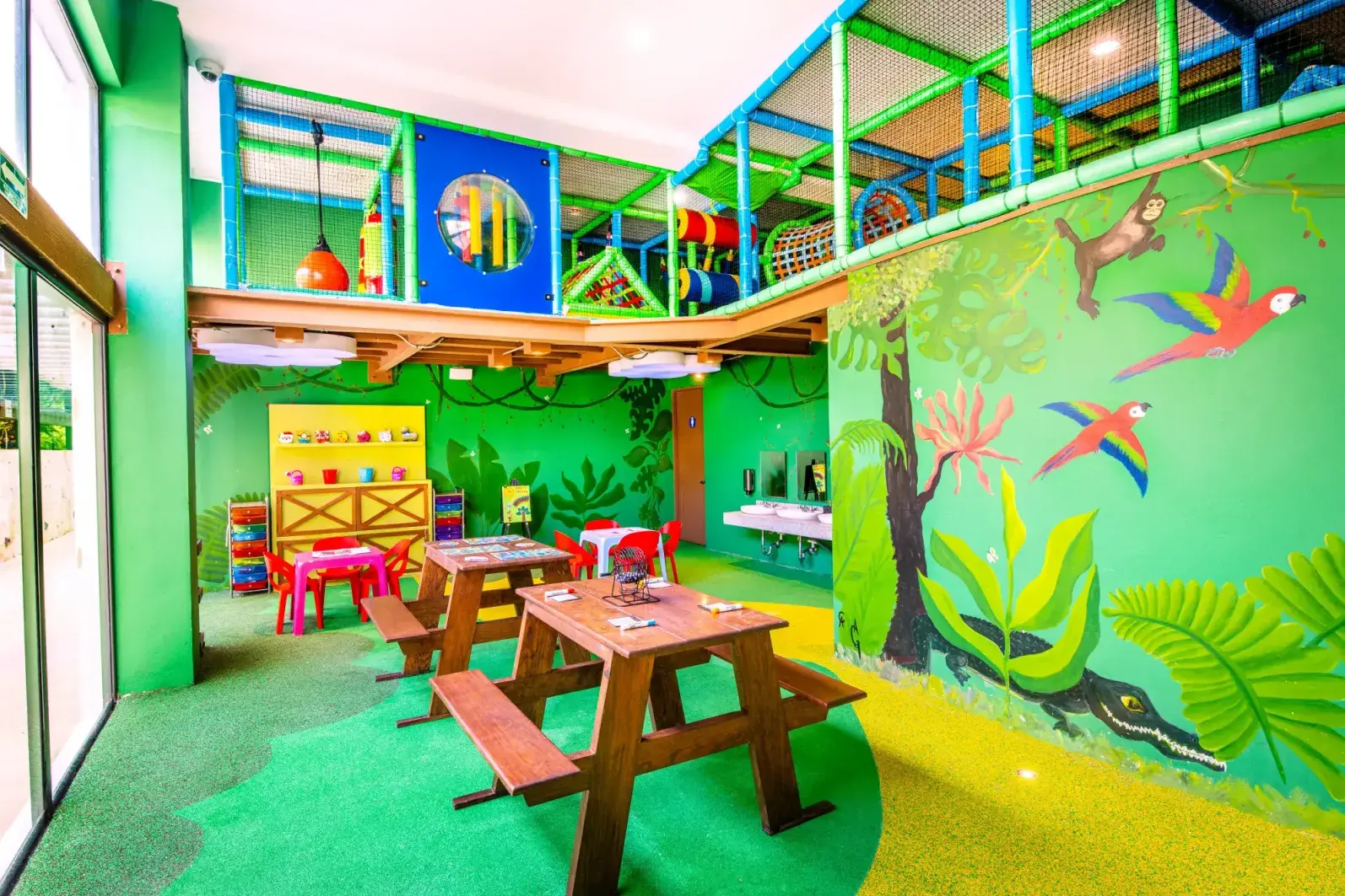 Diversión sin límites: zona infantil y actividades en Sensira Resort & Spa