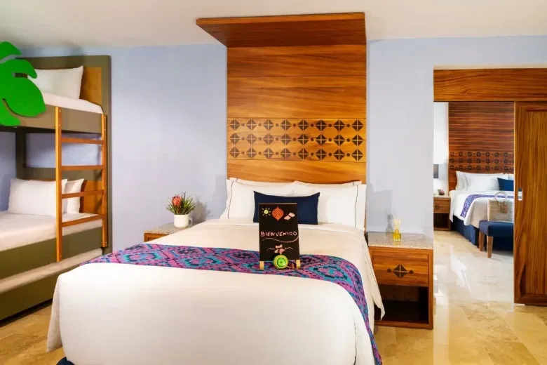 Sapphire Room 7 1