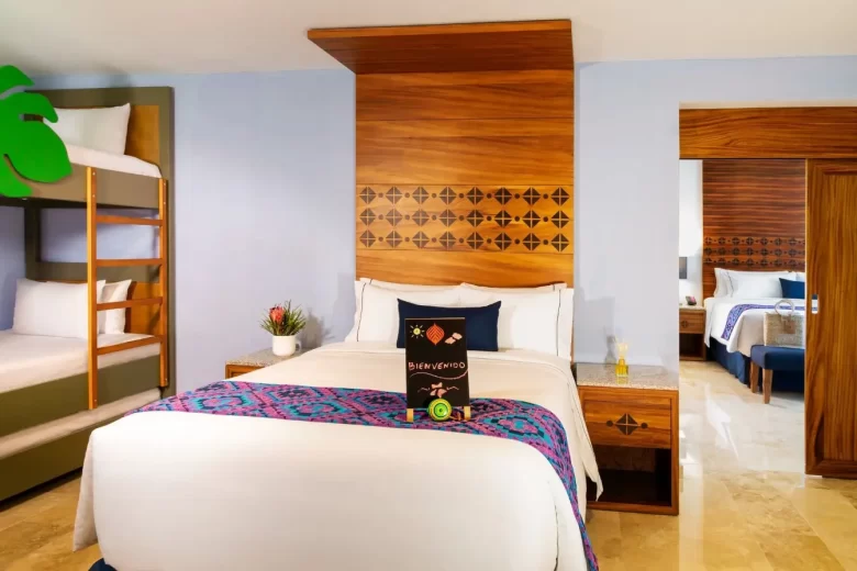 Sapphire Room 7